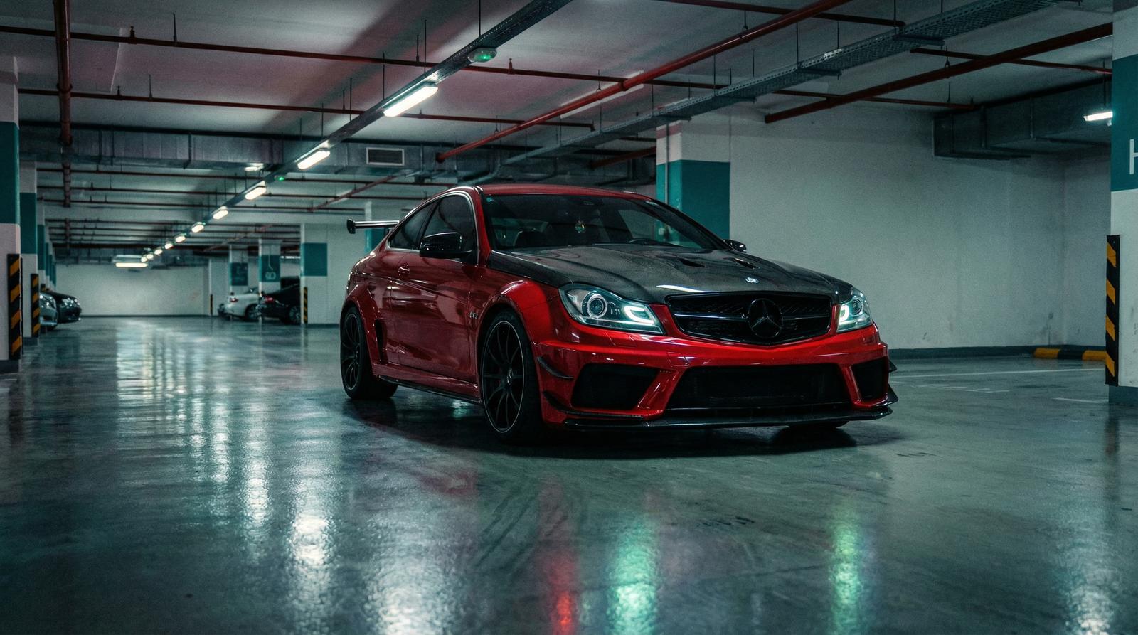 精东改装视频 - AMG C63宽体改装视频演示